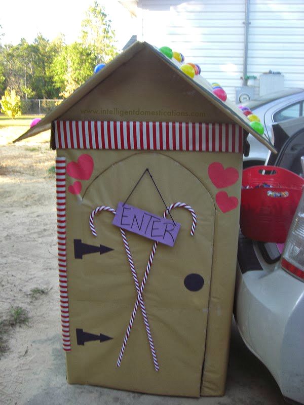 Entrance to the Trunk or Treat Candy Cottage