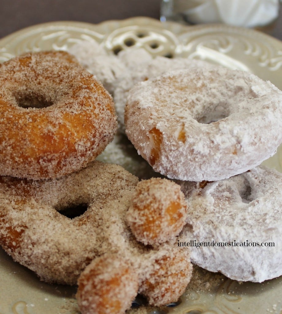 Biscuit donuts covered in sugar
