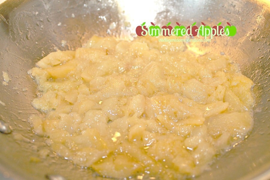 Simmered cooked apples Simmered cooked apples