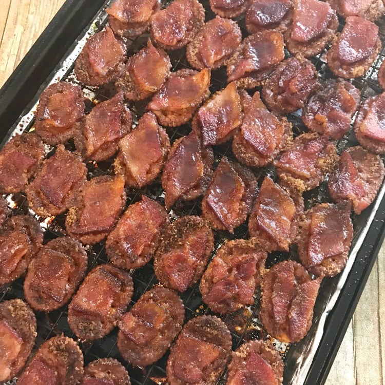 Glazed Bacon Crackers. Easy party food recipe! Only four ingredients with that bite of sweet and salty we all love. Plus there is bacon! #baconrecipe #partyfood