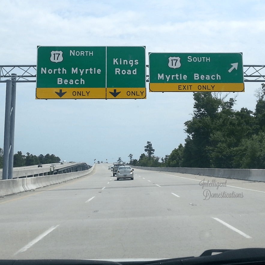 Road Trip Car Games with free printables including all 50 states and their capitals and a fun scavenger hunt game. Free printable list of 50 states with capitals. Free printable car trip scavenger hunt for long rides. #games #cargames #travel #freeprintablelist #fun #capitals