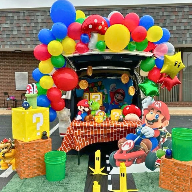 Super Mario Trunk or Treat design with lots of balloons
