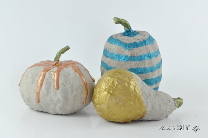 painted-diy-concrete-pumpkin-decorations-1