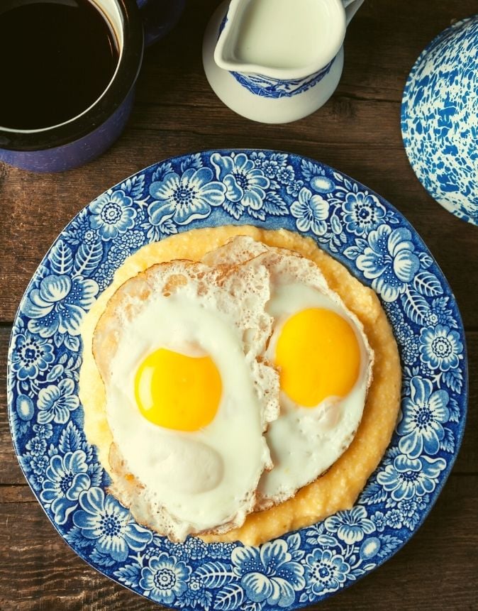 Eggs on top of grits