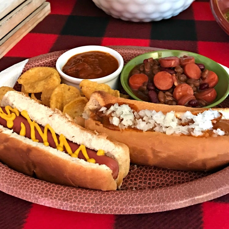 Homegating Menu and snack hacks. How to set up a game day party spread with easy recipes and decor to create a festive atmosphere without breaking the budget. #gameday #partyfood #homegating Homegating menu and snack hacks. Homegating Menu and snack hacks. How to set up a game day party spread with easy recipes and decor to create a festive atmosphere without breaking the budget. #gameday #partyfood #homegating