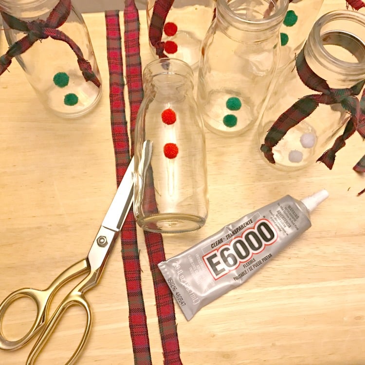 snowman-milk-jars-are-easy-to-make-see-my-tutorial-at-intelligentdomestications-com