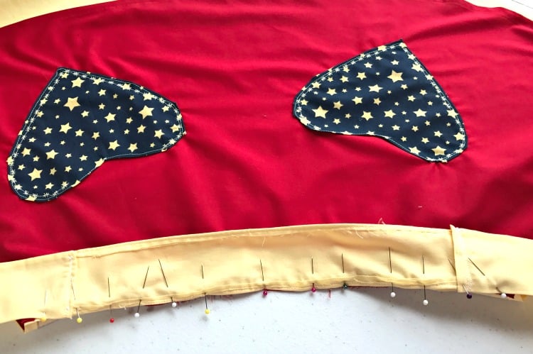Super Mom apron sewing project at intelligentdomestications.com