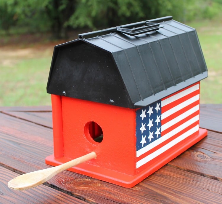 DIY See Rock City Birdhouse tutorial. How to make your own See Rock City Barn Birdhouse.