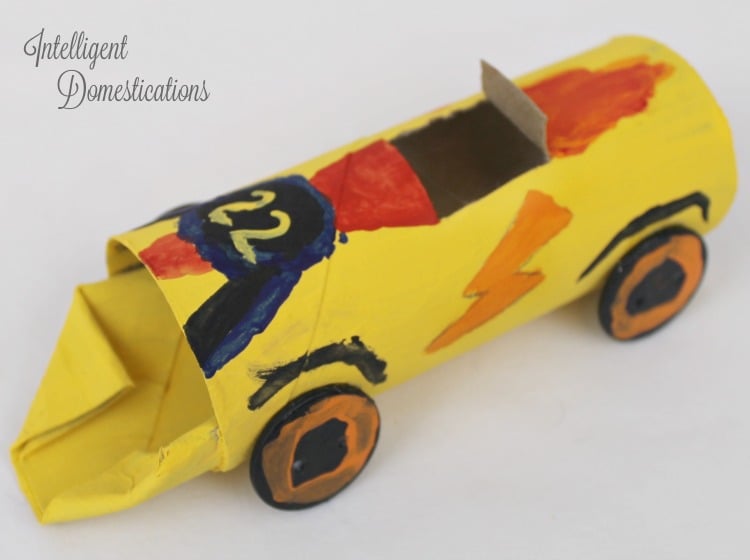 5 Easy and Cheap Kids Crafts. Use what you have in the craft room and around the house for craft time. Summer craft ideas for kids.