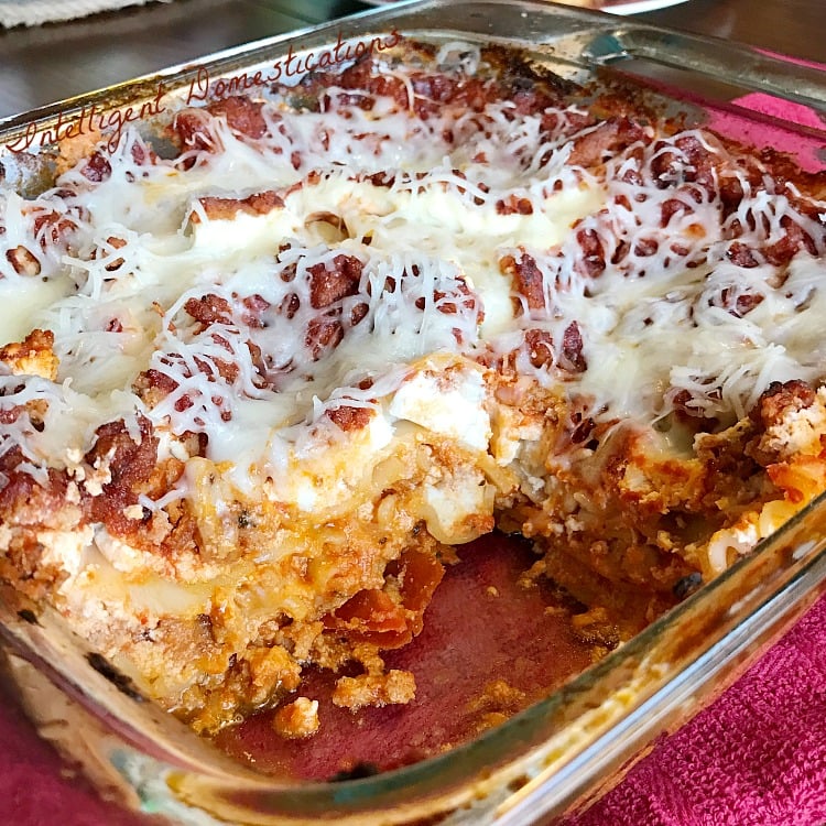 Classic lasagna recipe. Easy recipe for classic lasagna. Lasagna recipe
