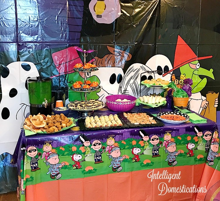 Peanuts®Great Pumpkin Halloween party ideas. Halloween party ideas. Great Pumpkin Halloween party. Halloween party for kids.