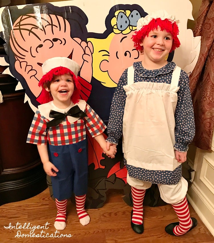 See where we found these adorable Raggedy Ann and Andy Halloween Costumes for Halloween parties and trick or treating. #halloween