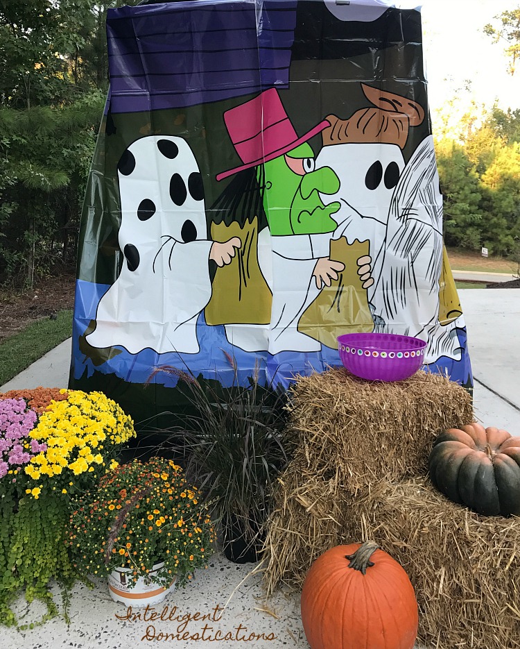 Easy Charlie Brown Trunk or Treat Design. Charlie Brown Great Pumpkin Trunk or Treat Design. Harvest Trunk or Treat.