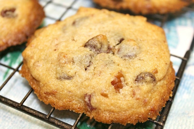 Bacon Pecan Chocolate Chip Cookie recipes. Only six ingredients beginning with a packaged mix. Add your own ingredients and enjoy the sweet and salty flavor of these cookies