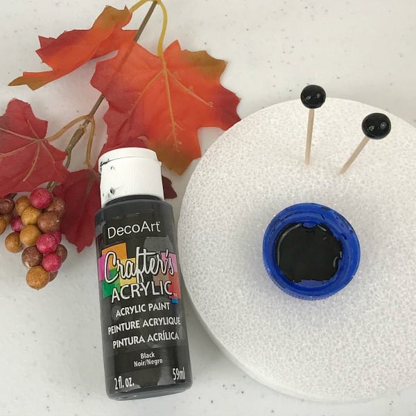 DIY Icy The Snowman Vignette Decor. How to make a real looking snowman for your home decor. DIY Icy looking snowman. Use Epsom salts to create real looking ice for your DIY snowman