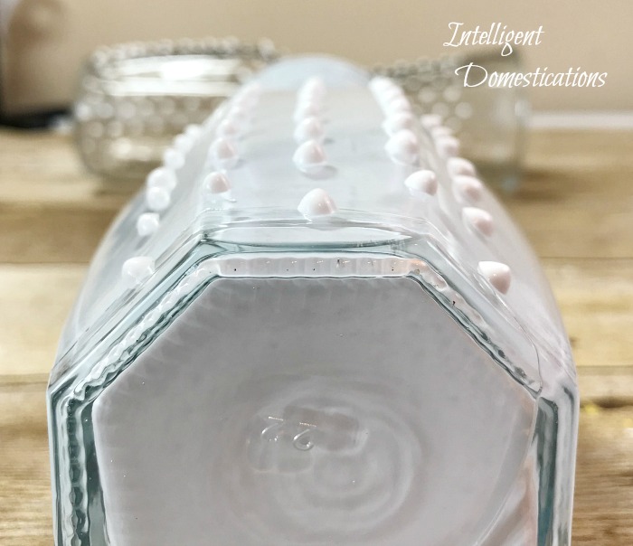 How To Make A Faux Hobnail Vase. DIY Faux Hobnail glass. Easy tutorial for Faux Hobnail milk glass vase. How to make your own hobnail milk glass. #fauxhobnail #hobnailmilkglass #fauxmilkglass #diyhobnail