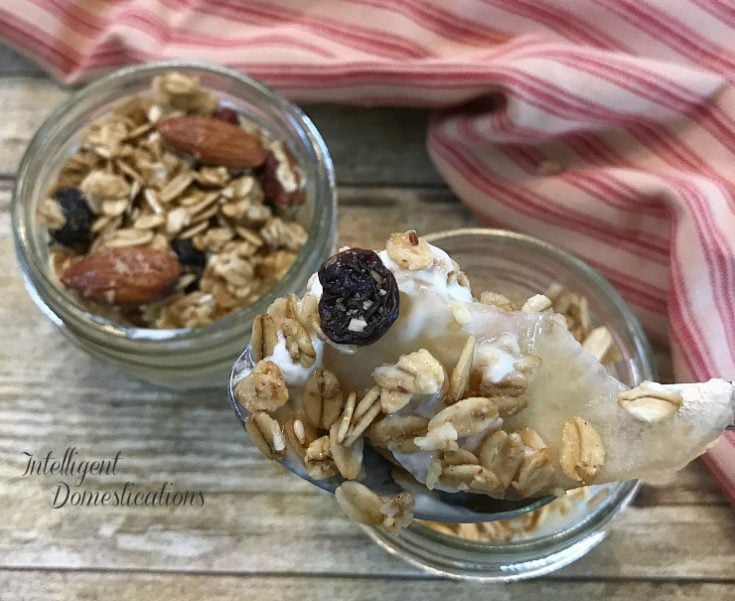 How to make Mini Peach Parfaits using fresh peaches. How to peel, cut, slice and soak peaches to make them tender and juicy for making these delicious Peach Parfaits. Great for Breakfast, snacks, brunch or entertaining. #parfait #peachrecipe