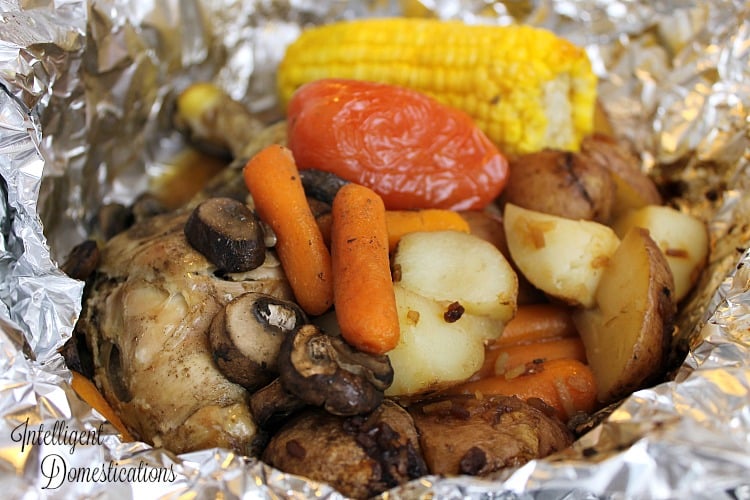 chicken and veggies foil pack dinner