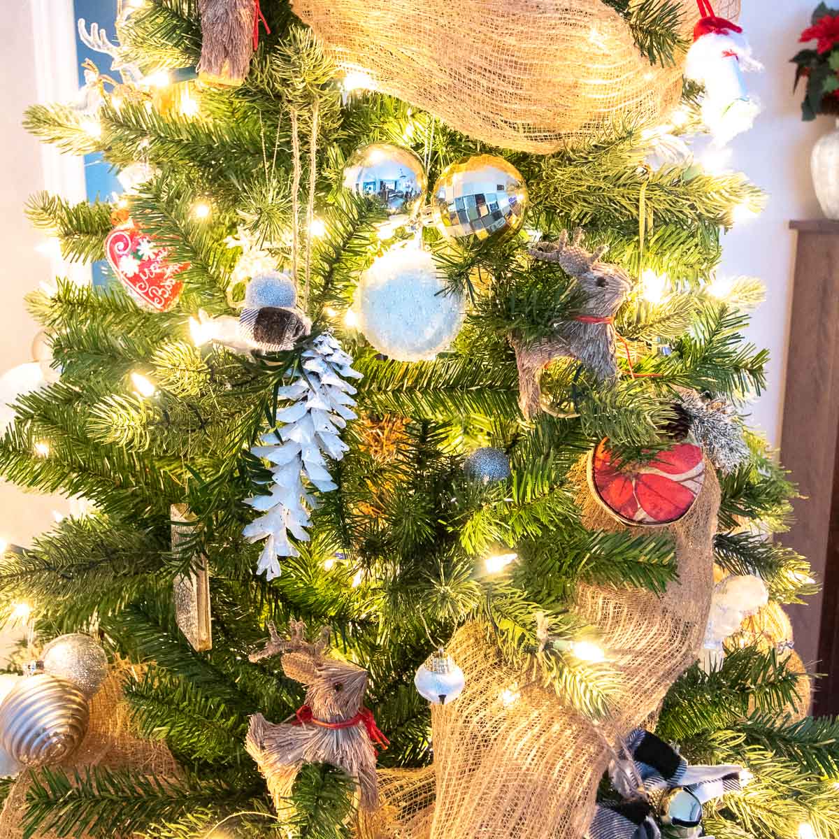 Image for Rustic And Cozy Christmas Tree