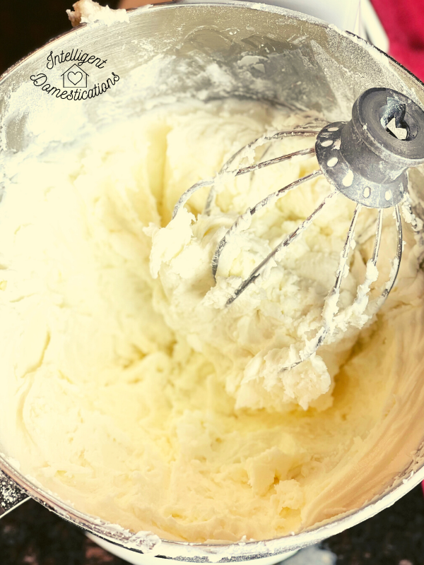 lemon buttercream cream cheese frosting in a bowl