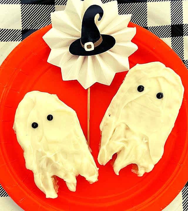Ghosts Rice Krispy Treats for Halloween