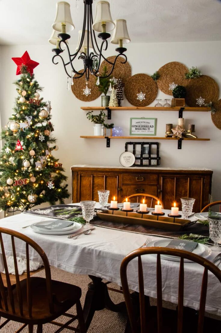 Image for Simple, Cozy Christmas Tree Decorations